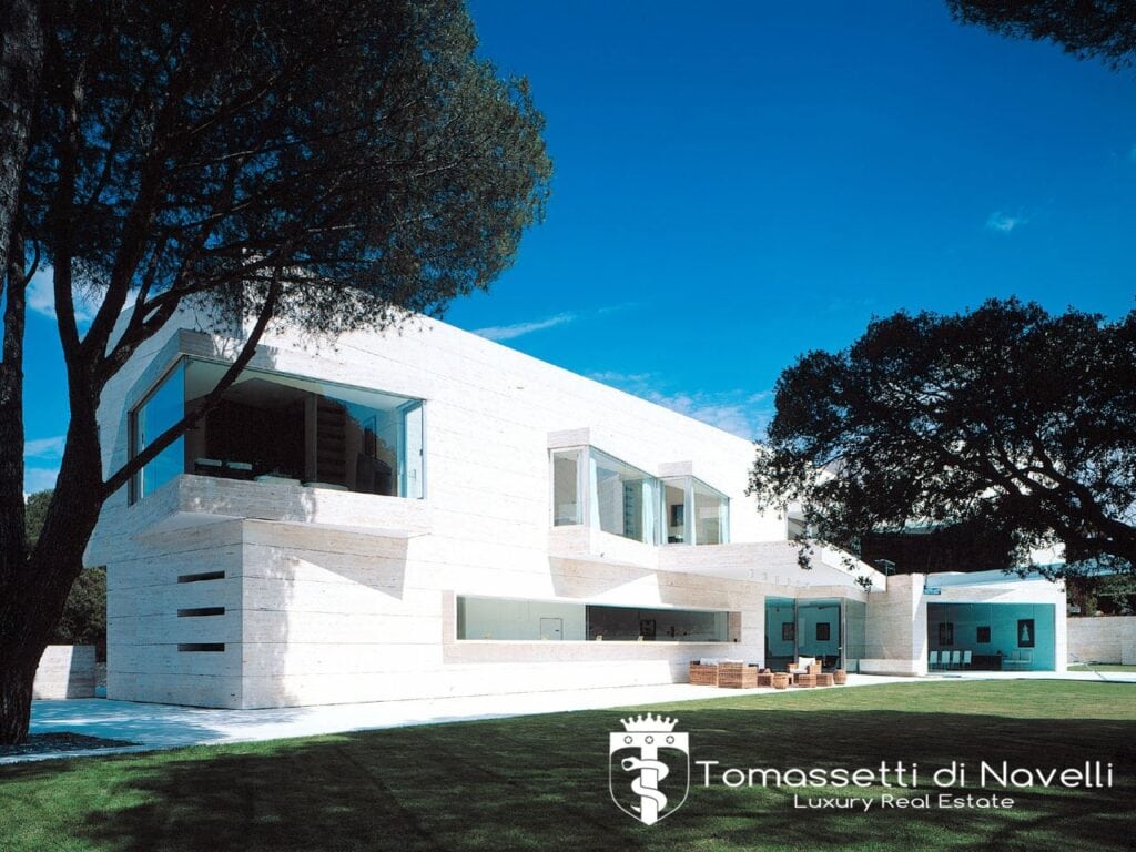 Impresionante villa de autor en finca privada a 14 km de Madrid