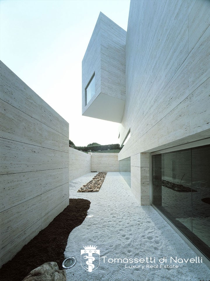 Impresionante villa de autor en finca privada a 14 km de Madrid