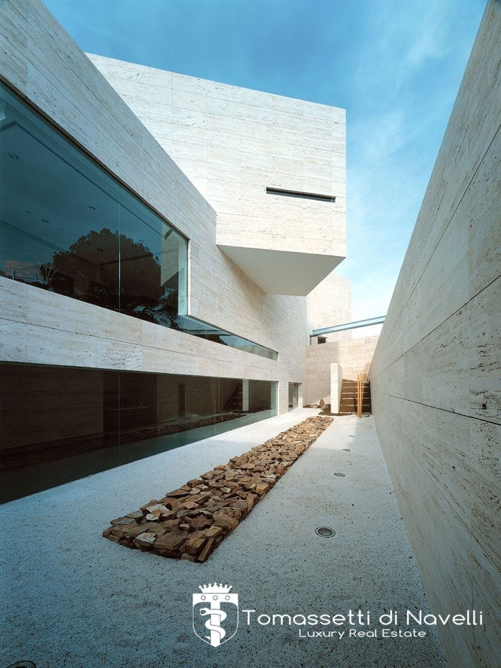 Impresionante villa de autor en finca privada a 14 km de Madrid
