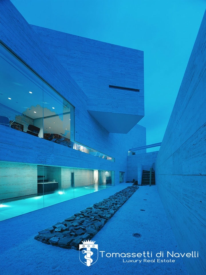Impresionante villa de autor en finca privada a 14 km de Madrid