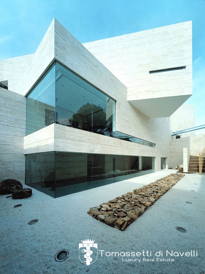 Impresionante villa de autor en finca privada a 14 km de Madrid