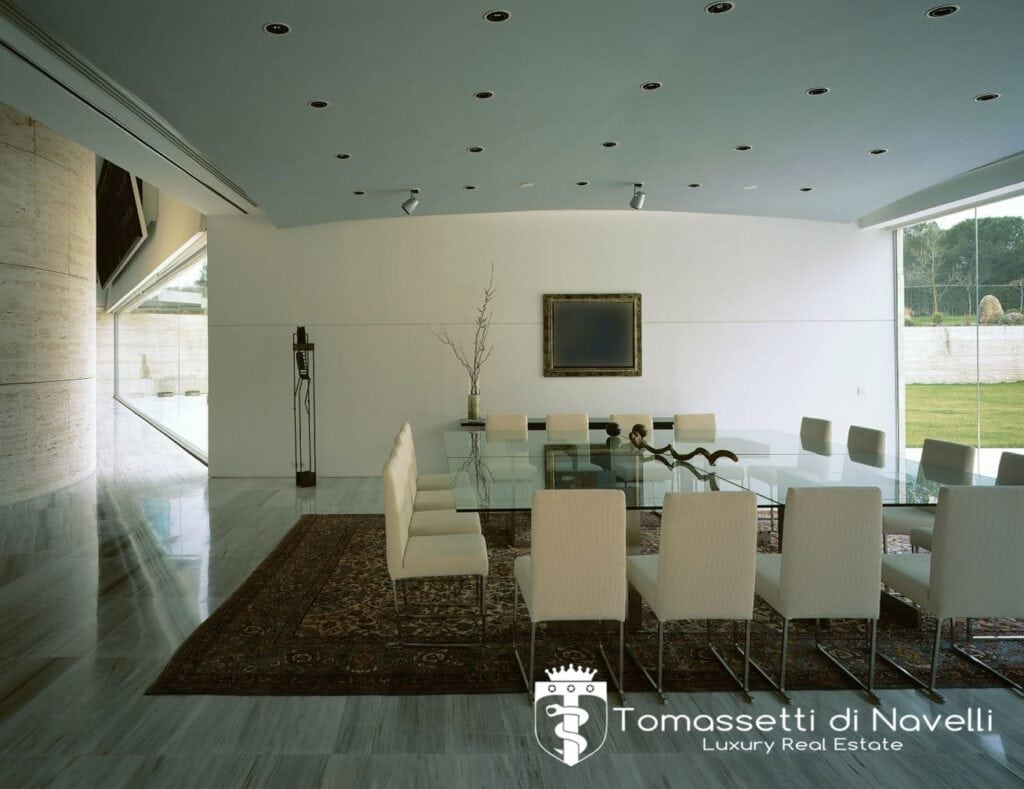 Impresionante villa de autor en finca privada a 14 km de Madrid