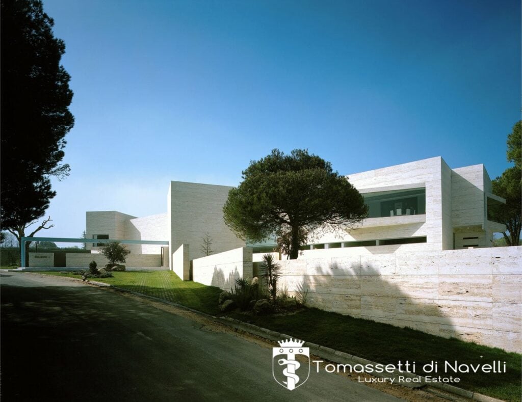 Impresionante villa de autor en finca privada a 14 km de Madrid