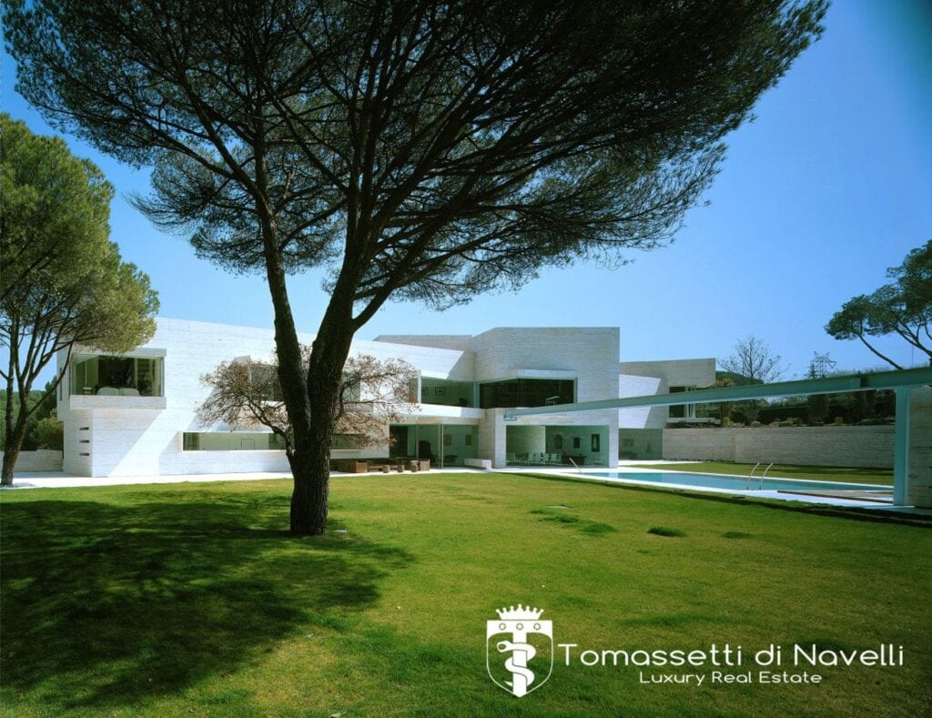 Impresionante villa de autor en finca privada a 14 km de Madrid