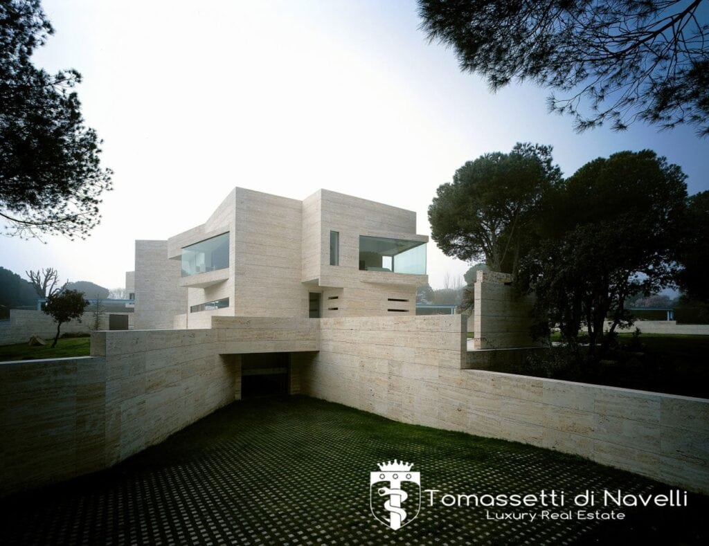 Impresionante villa de autor en finca privada a 14 km de Madrid