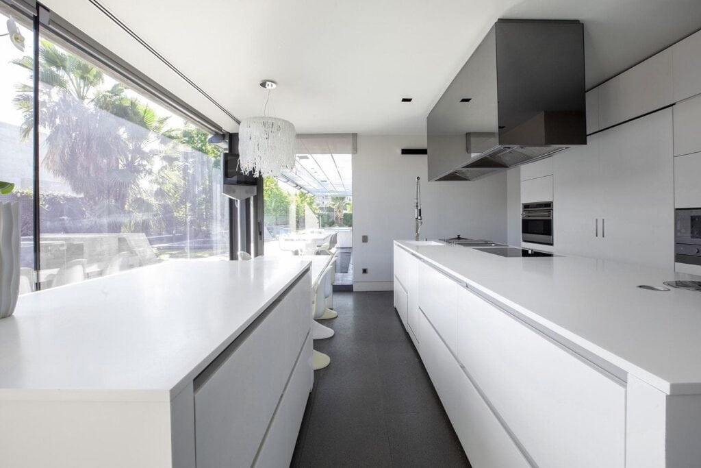 Villa escultórica de lujo diseñada por A-Cero inspirada en Oteiza