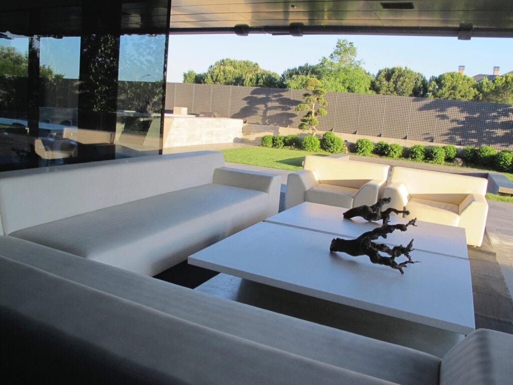 Villa escultórica de lujo diseñada por A-Cero inspirada en Oteiza