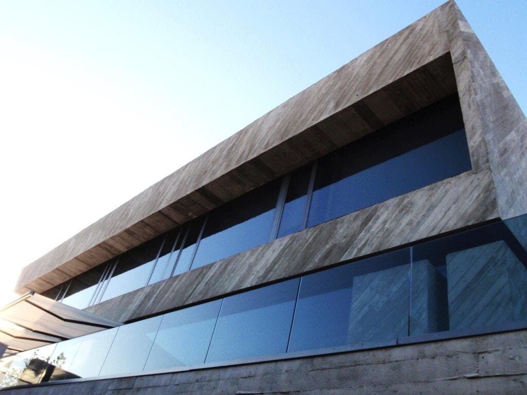 Villa escultórica de lujo diseñada por A-Cero inspirada en Oteiza