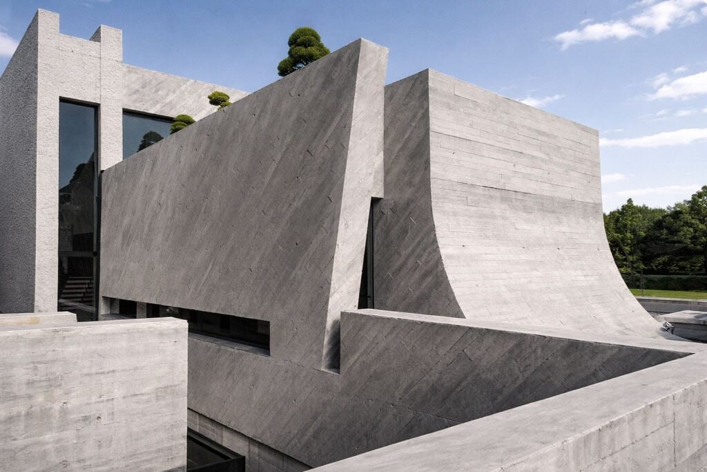 Villa escultórica de lujo diseñada por A-Cero inspirada en Oteiza