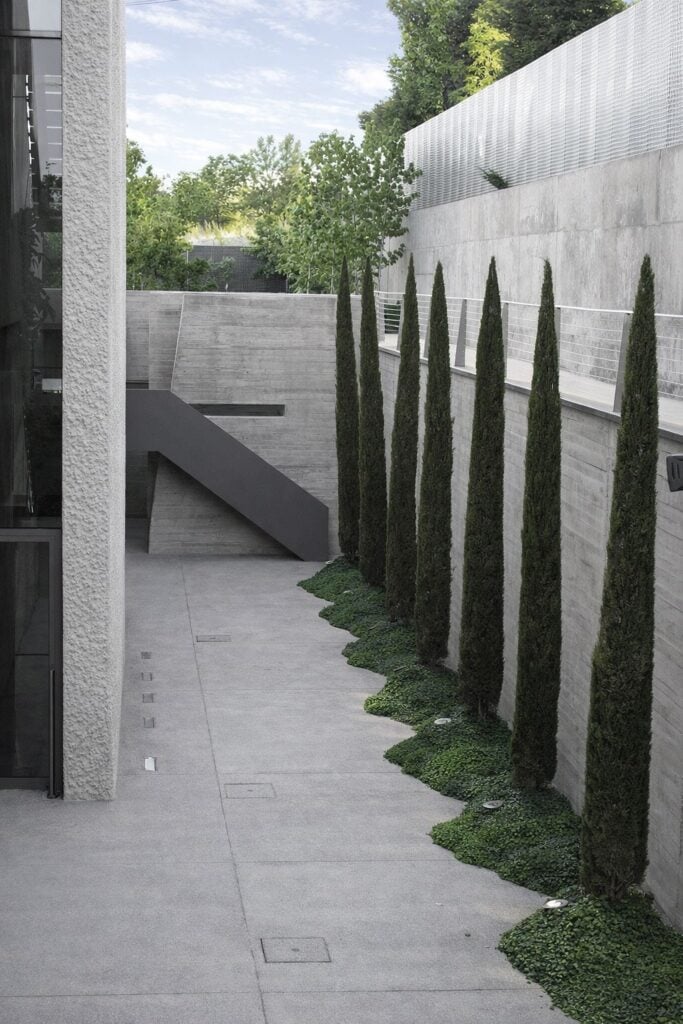 Villa escultórica de lujo diseñada por A-Cero inspirada en Oteiza