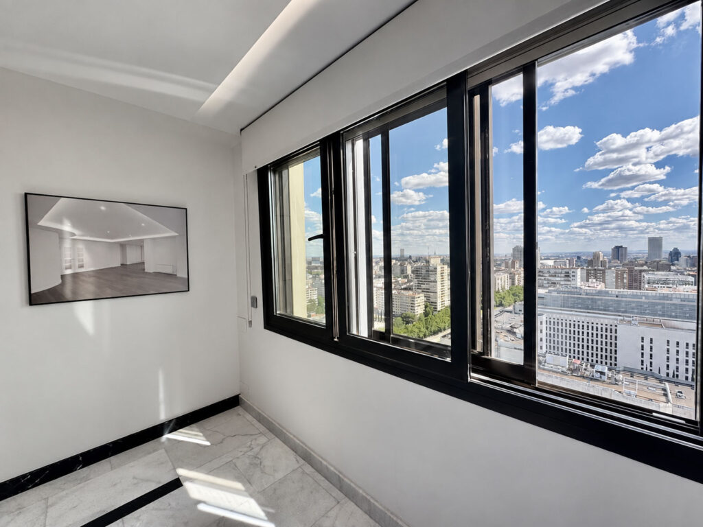 Exclusiva vivienda en planta 21 con vistas panorámicas de Madrid – Plaza Castilla