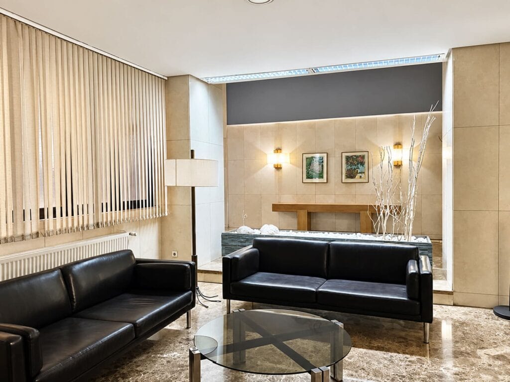 Exclusiva vivienda en planta 21 con vistas panorámicas de Madrid – Plaza Castilla