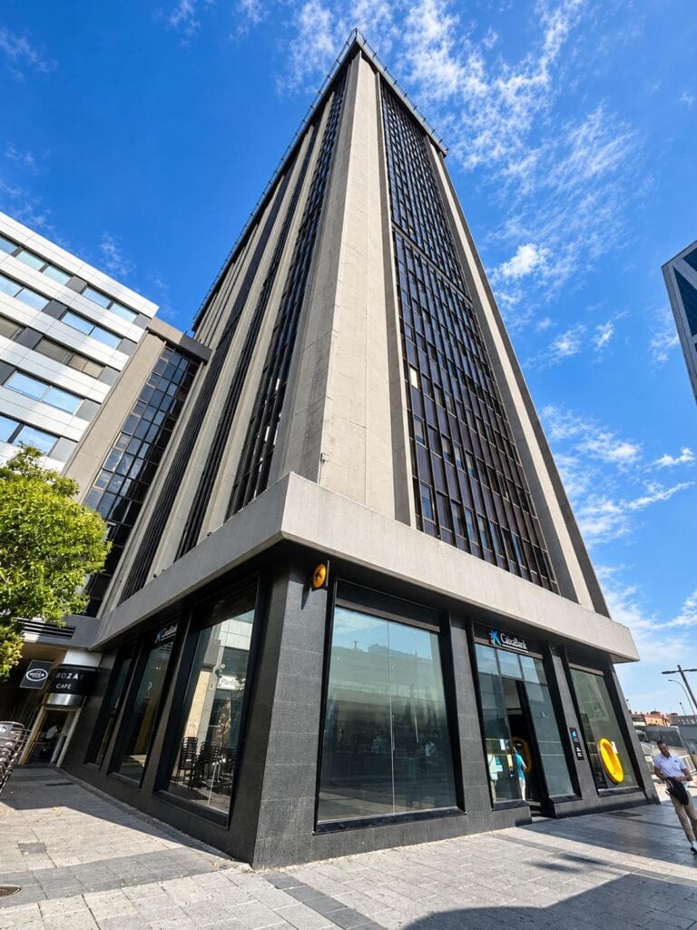 Exclusiva vivienda en planta 21 con vistas panorámicas de Madrid – Plaza Castilla